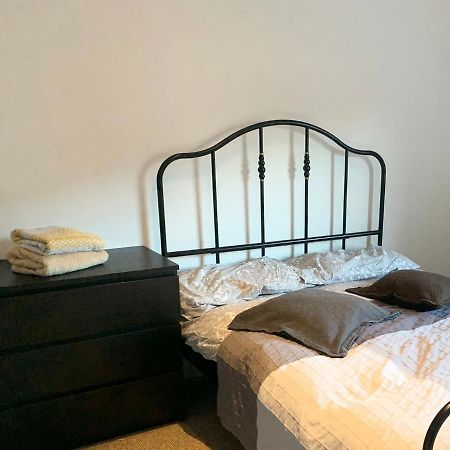 Beautiful Home, 3 Bedroom House Near Alton Towers, Wedgwood Museum, Universities 莱姆河下游的纽卡尔斯 外观 照片