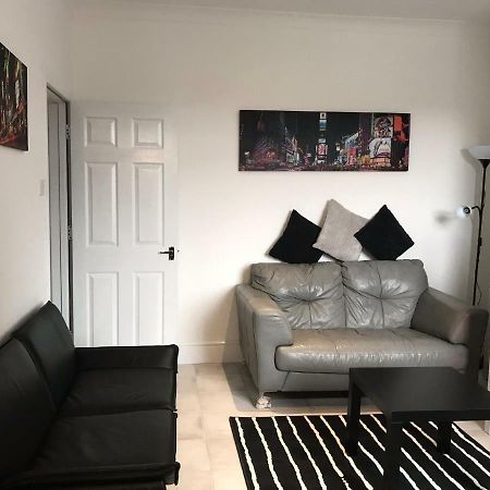 Beautiful Home, 3 Bedroom House Near Alton Towers, Wedgwood Museum, Universities 莱姆河下游的纽卡尔斯 外观 照片