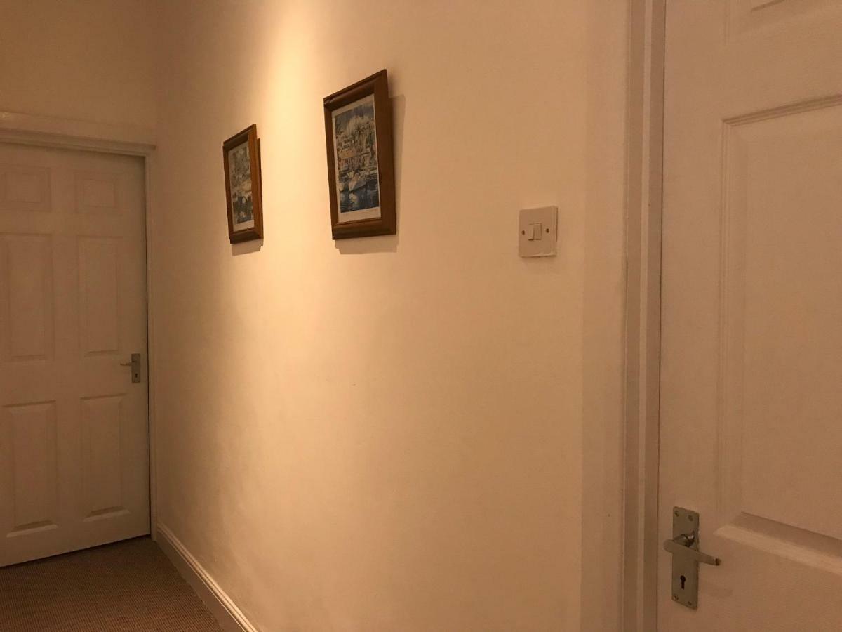 Beautiful Home, 3 Bedroom House Near Alton Towers, Wedgwood Museum, Universities 莱姆河下游的纽卡尔斯 外观 照片