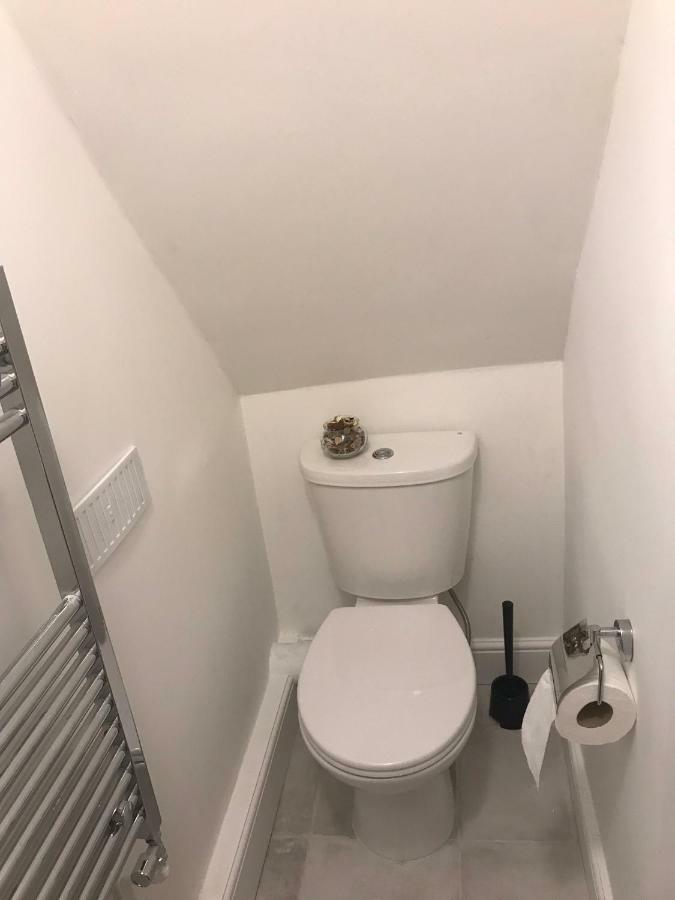 Beautiful Home, 3 Bedroom House Near Alton Towers, Wedgwood Museum, Universities 莱姆河下游的纽卡尔斯 外观 照片