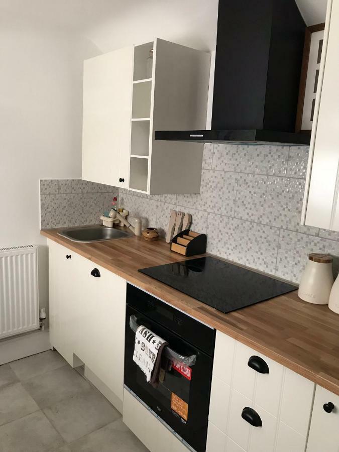 Beautiful Home, 3 Bedroom House Near Alton Towers, Wedgwood Museum, Universities 莱姆河下游的纽卡尔斯 外观 照片